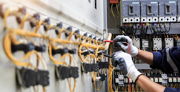 Professional Electrician technician working in Kendall West, FL